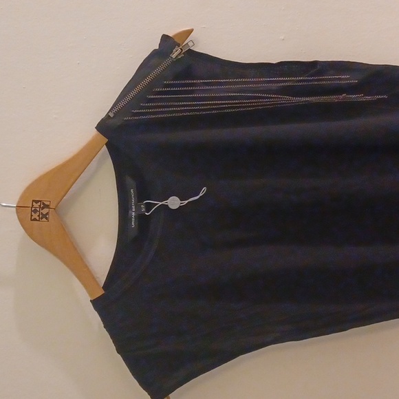 5 For $15 cap sleeve asymmetrical tshirt with metal tassel & zipper - Picture 5 of 9